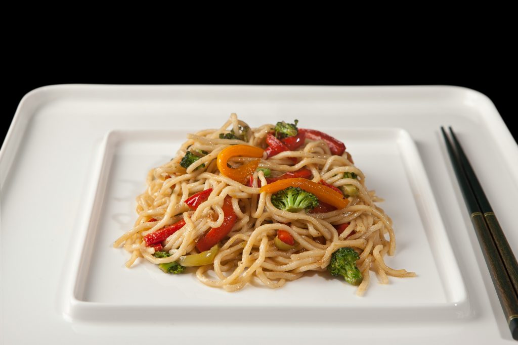 recette facile de nouilles sautées aux légumes et poulet